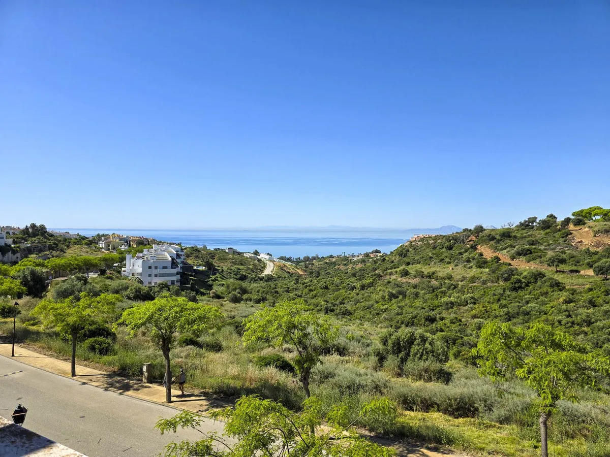 b71b81db-83a0-465b-8527-69da5554a4d2