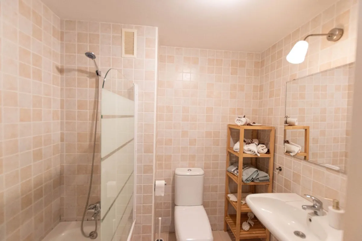 15599903-9c26-4df9-a37e-31dd1264b037