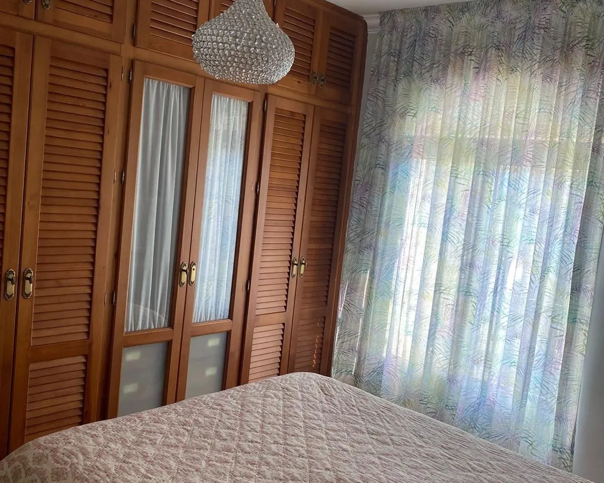 b040d0e7-7e60-412e-bff0-513a31c87b76