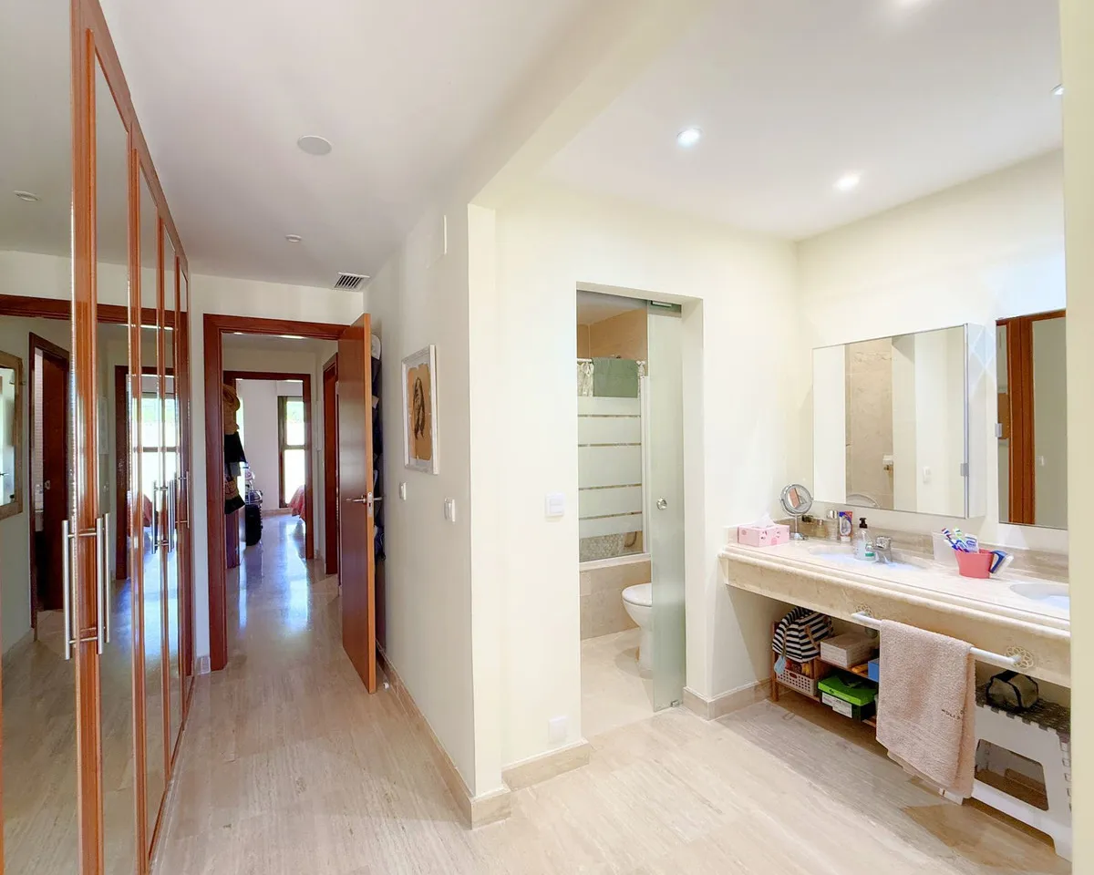 a11d2752-c712-4ff2-a409-32d5e9b3d449