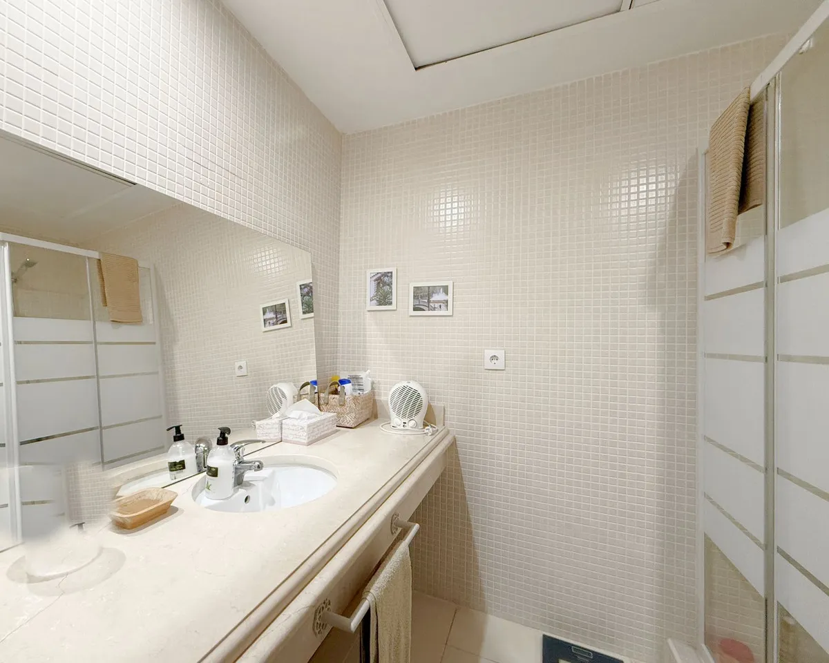 b3bd5975-2c18-4285-b93d-18f4c2e967ad