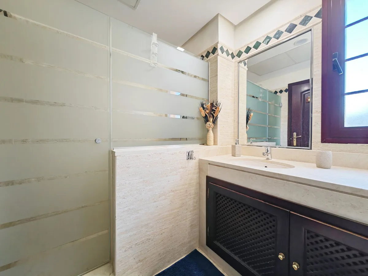 c039767d-81a5-4a8d-9e76-68e1b6b8e38e