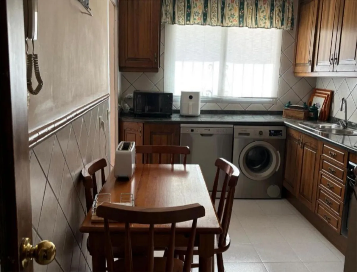 844b29c7-c293-400b-8063-9d6968e3c07b