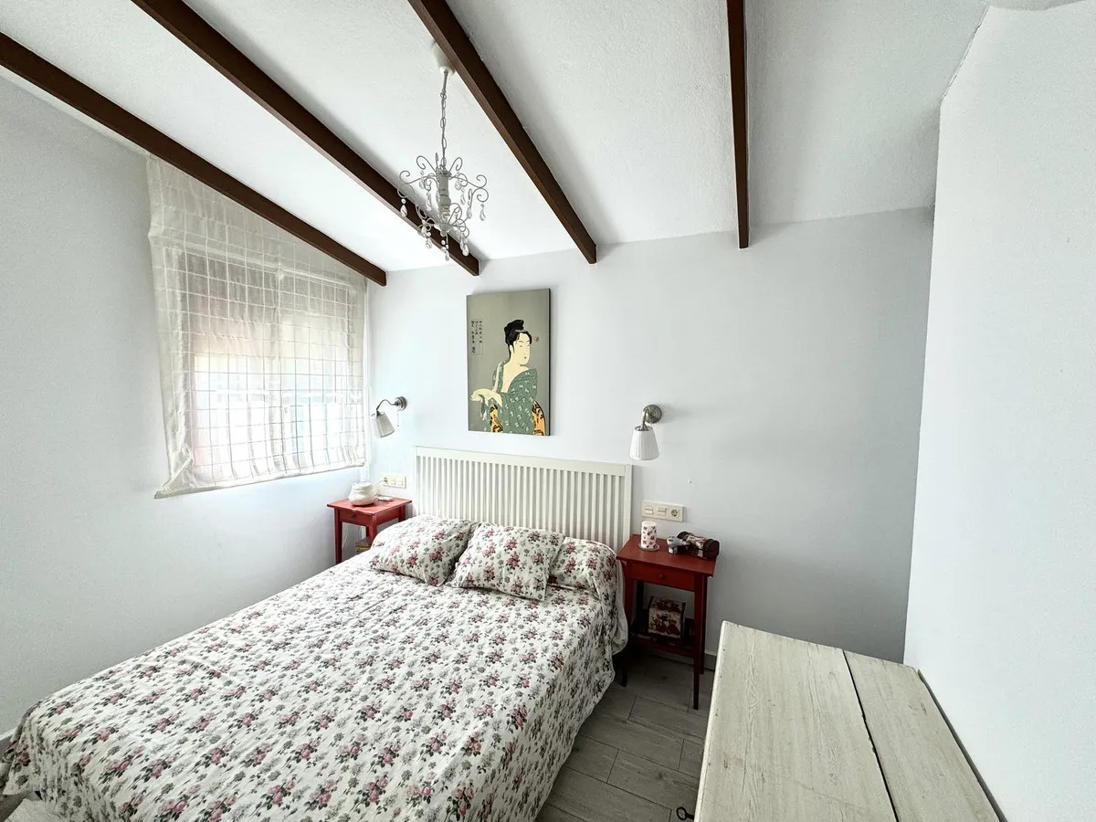 1fd581b8-be0f-401d-8f9b-3f4bd3046025