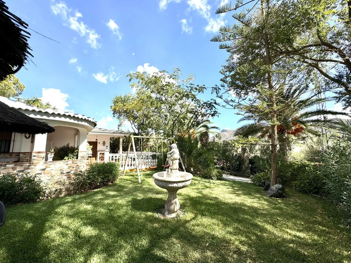 a26ce8c0-7e54-4e12-a459-c80d0190388d