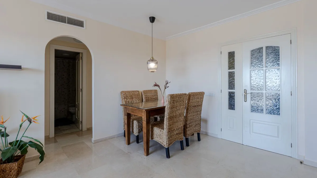 38273ba9-6d93-4d90-970b-f7e8b1c7d974