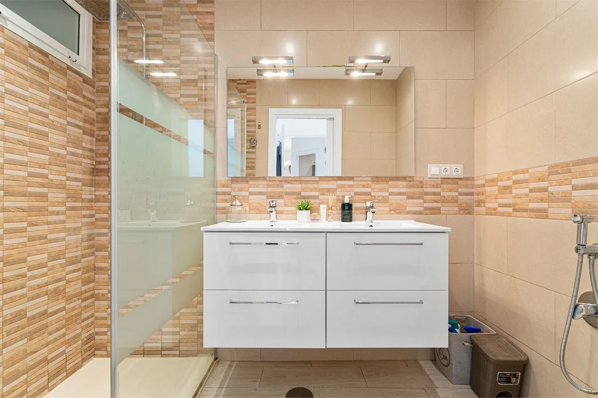 71b23bc6-14c5-481e-a821-dd085eef073b