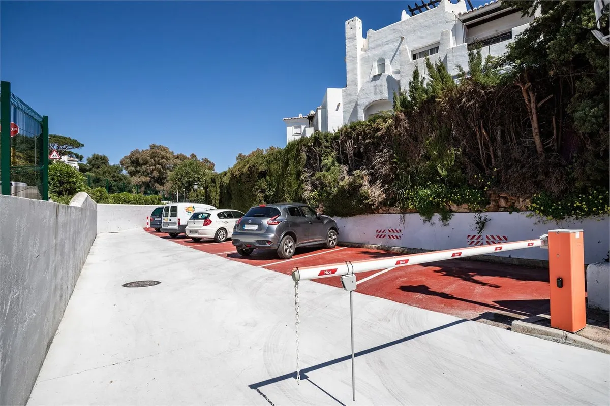 f90f04c2-9e14-4a7e-8f06-da32c6bc57c2