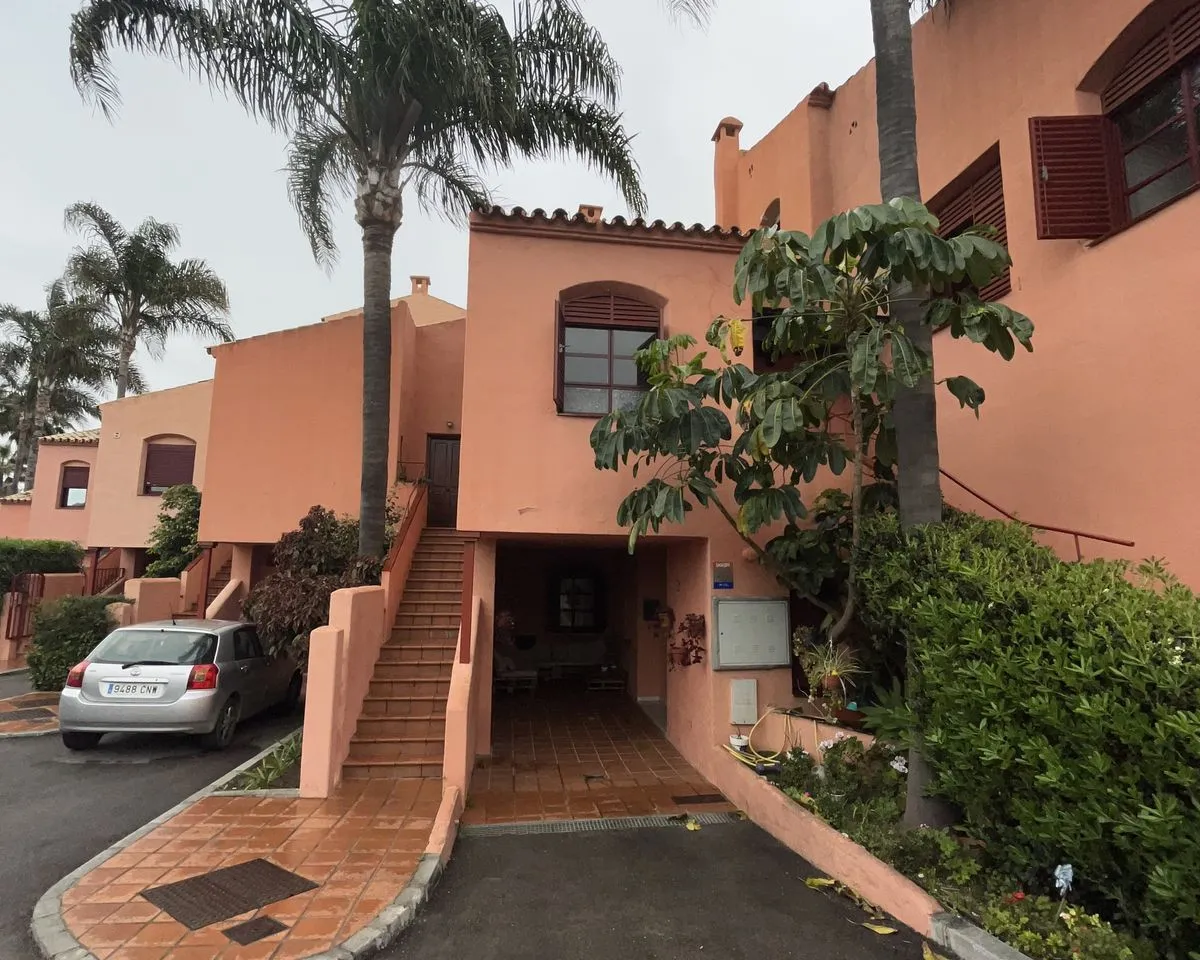 2cef3967-ba59-4a8c-b8a4-eee1156714f1