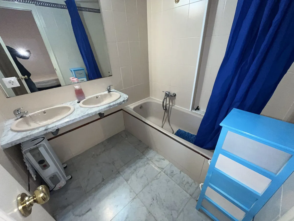 7b6dd3fe-0b80-41e3-ac78-f67124d557f7