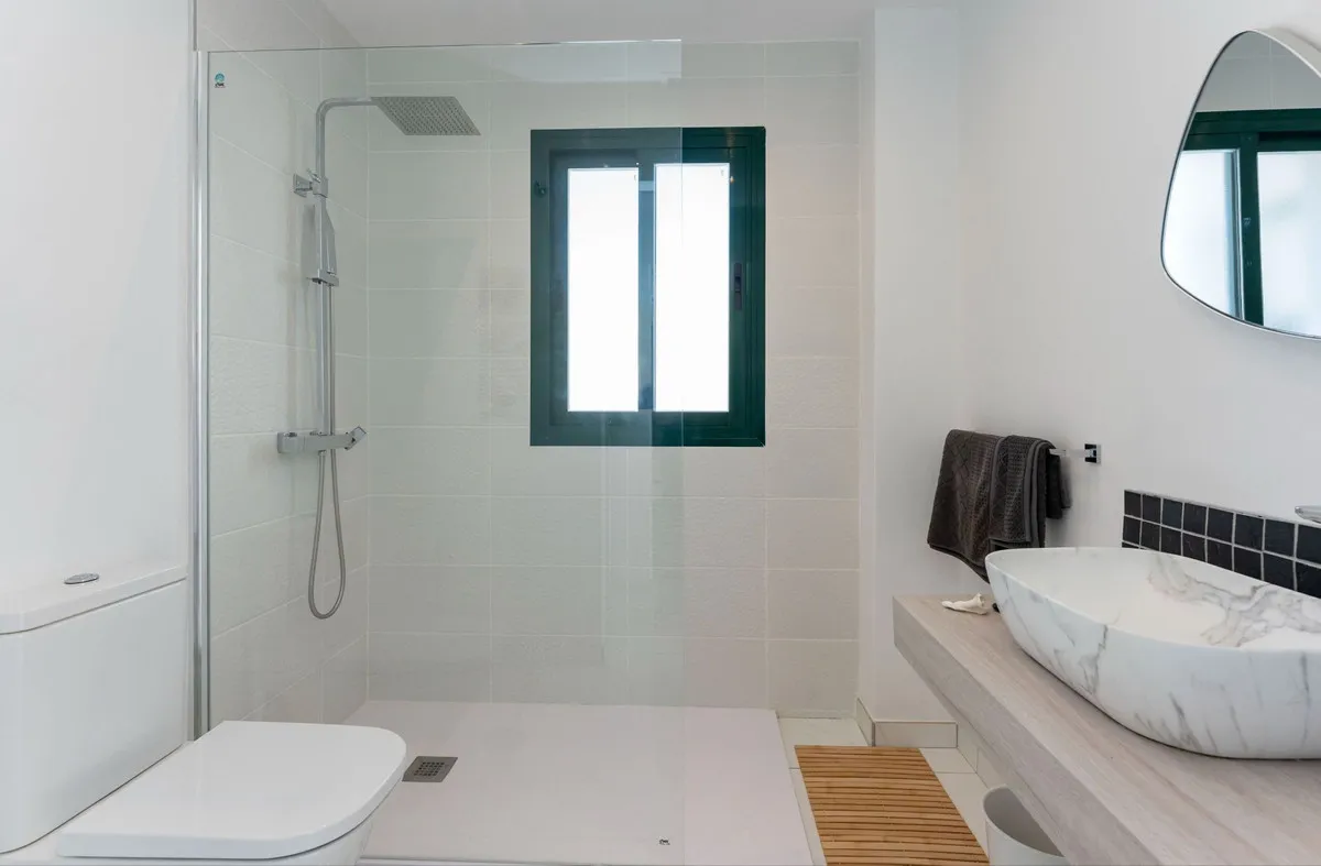 06036100-78a0-4751-99d6-dac6a3606f7c