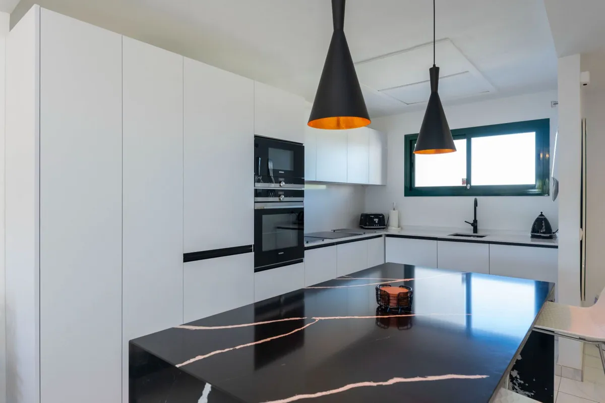 2f10e46f-e477-421d-ad48-d60bbd1e356a