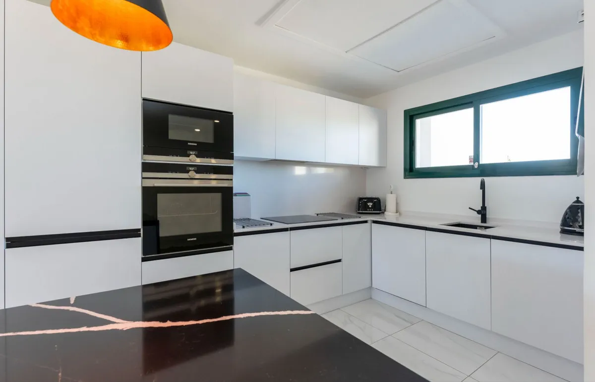 7833dab1-cada-4763-b321-4636516f4ea2