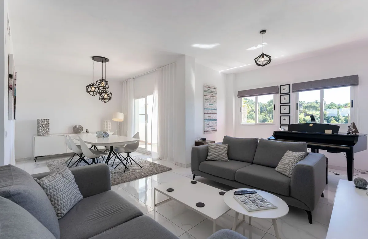 b9f9034f-5fa4-4cb9-affd-d02d4c42244a