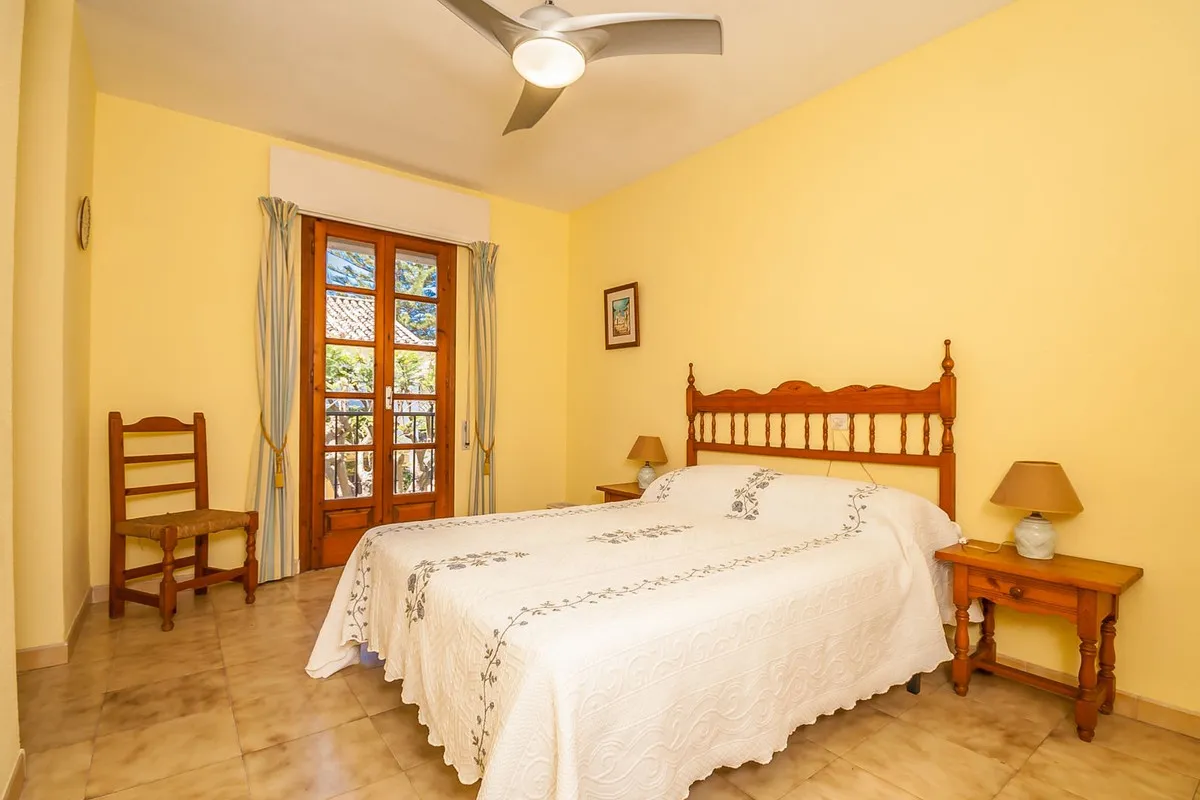 27ad949a-f353-4f91-9532-b10c63a267bc