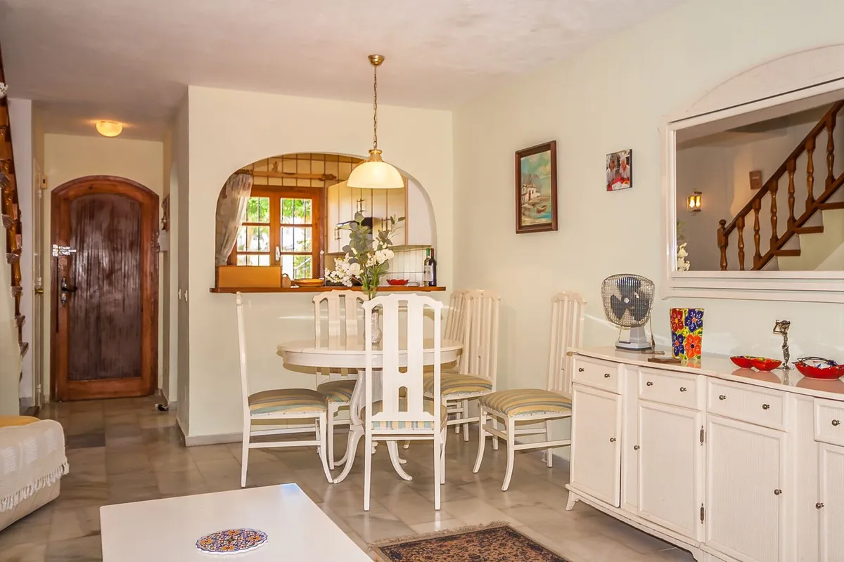 869c9bd2-8561-4b9b-a3f8-459291e1b776