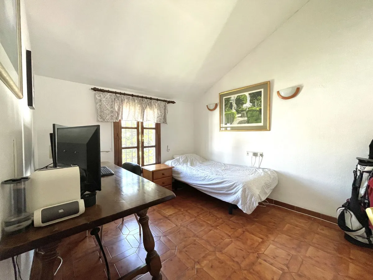 ded00346-51f5-4d15-ab73-f7254d548821