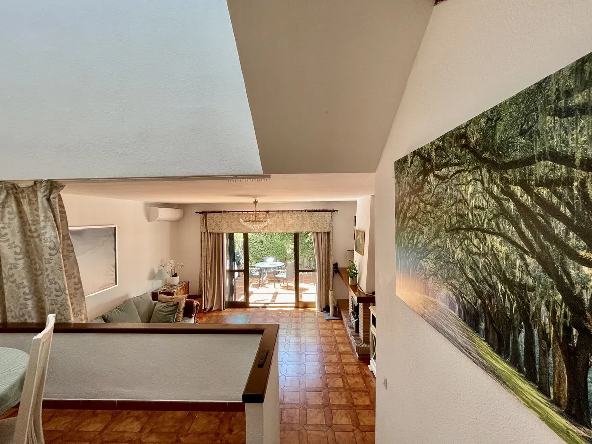 f6c0ff54-8072-4edd-9652-c175a83b7c4b