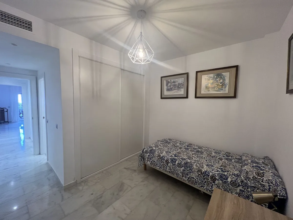 1c36c349-a6d9-43d1-a46d-4e016f02160a