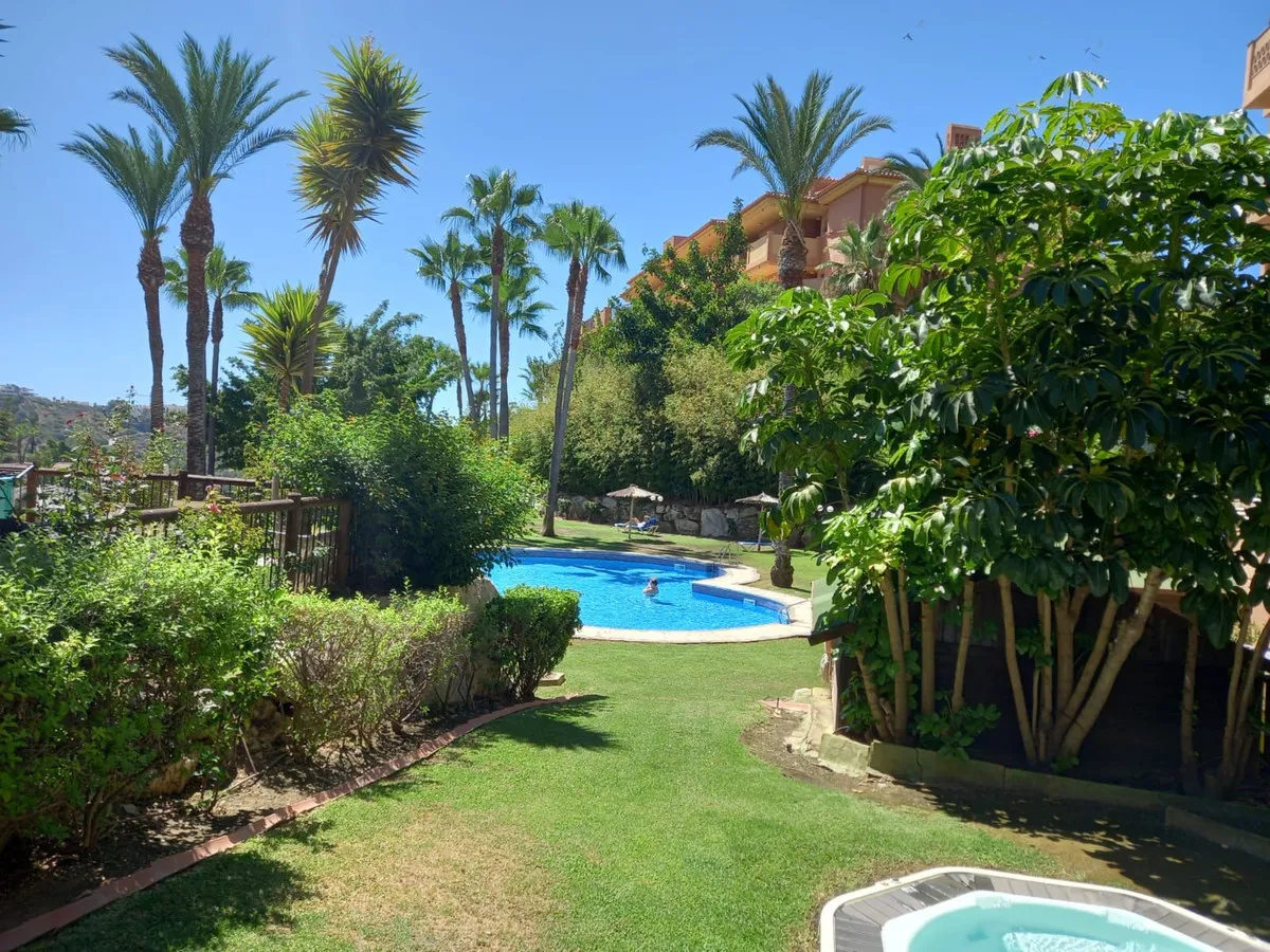 7f796966-390f-4ed6-8727-4d9b8b8b69cc