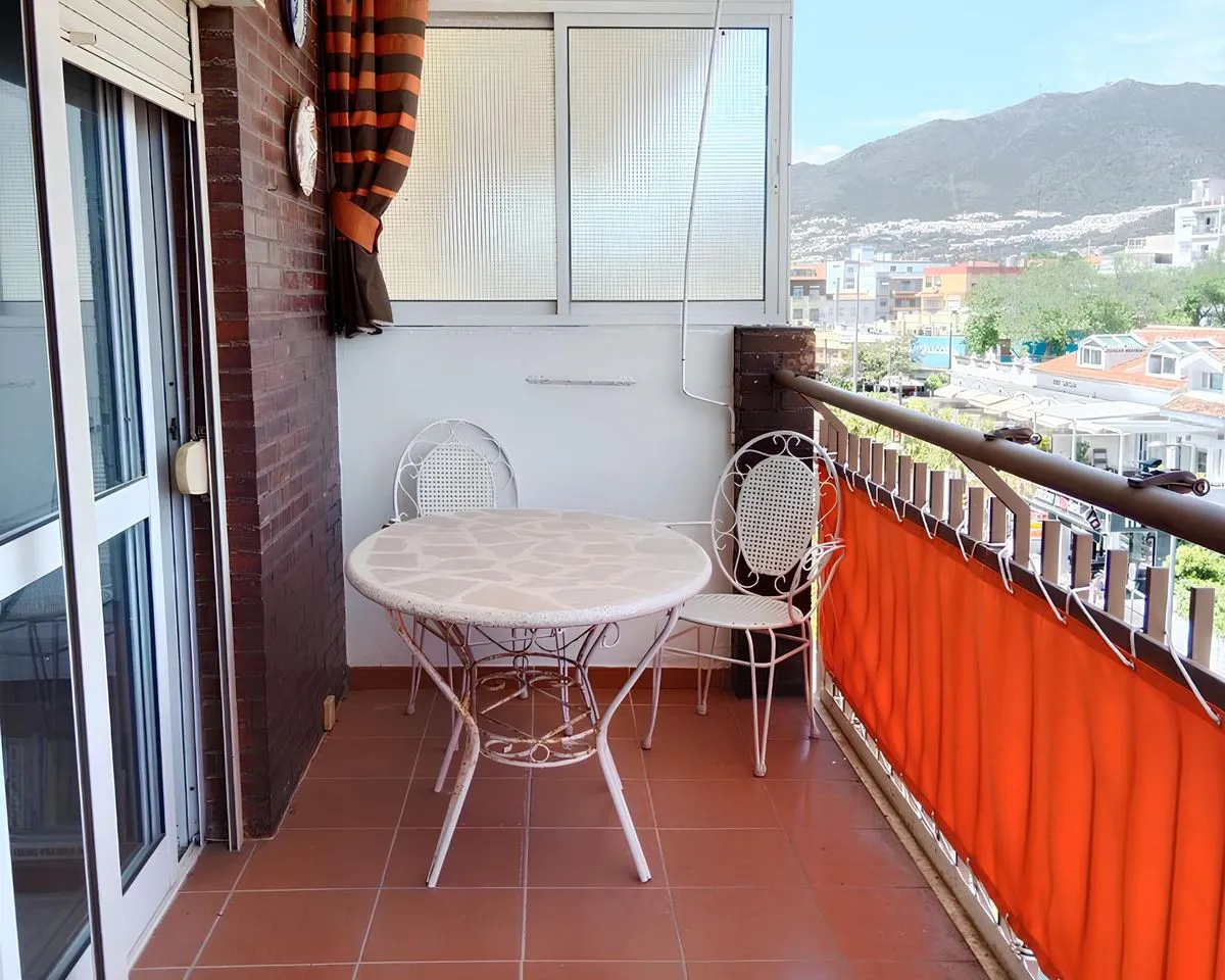 78b06572-1fb1-4cfa-b8f2-73e0ff6faa29