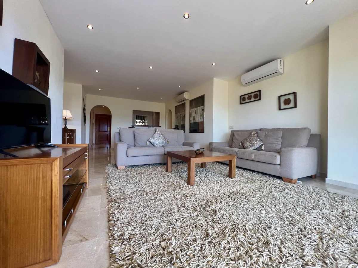 4b32c4f4-eef7-4734-8424-893d6e1996a1