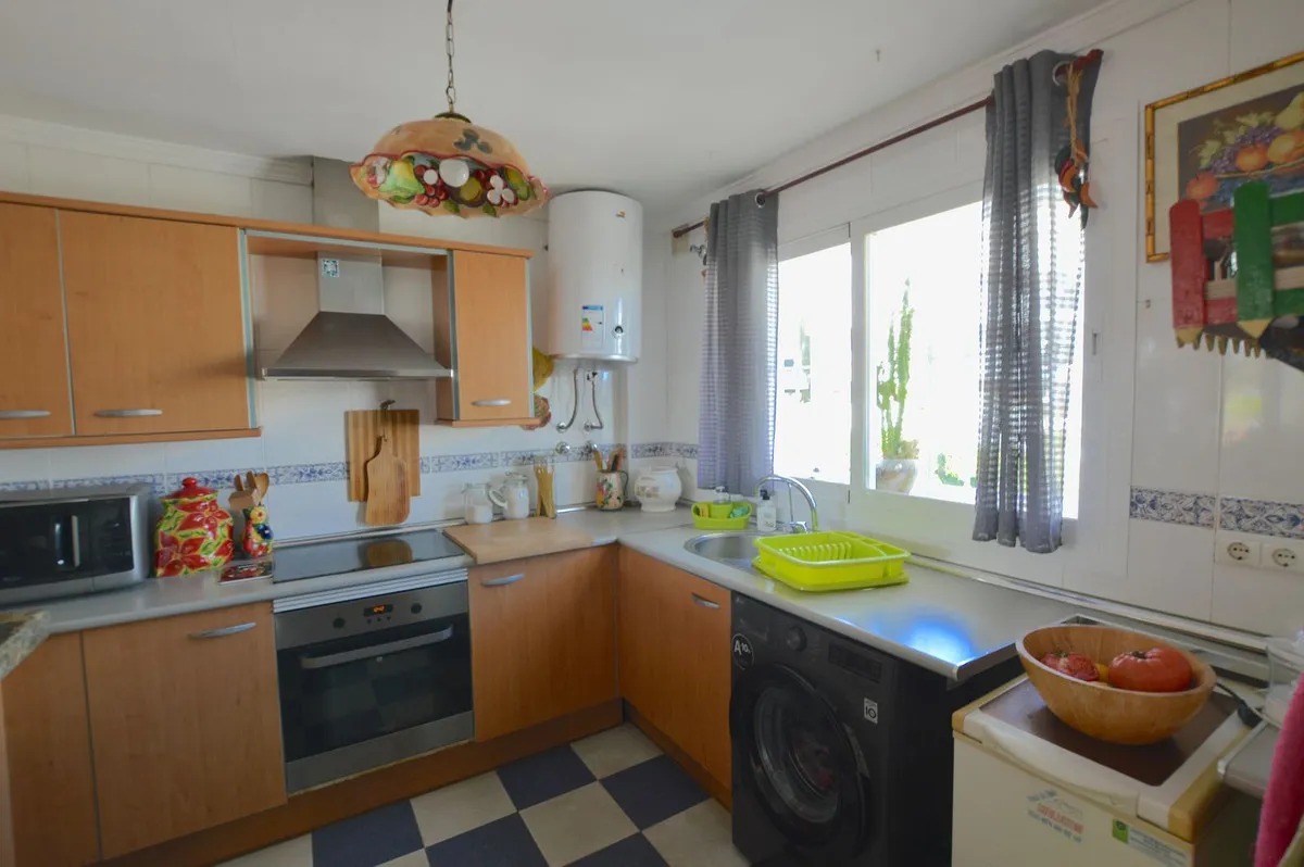 af7233f9-341f-48f5-b97d-e1d922c76e8b