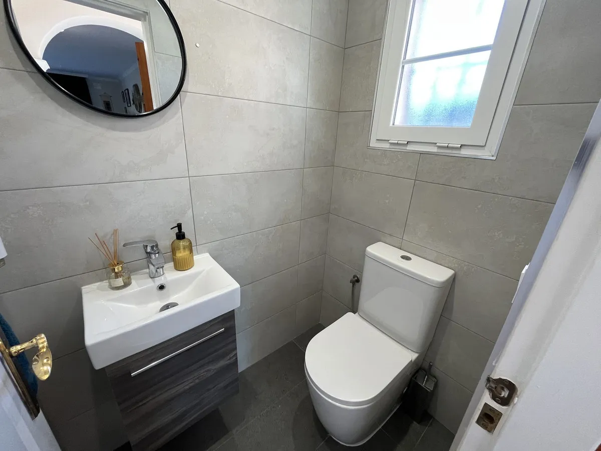 6ba7524a-1f79-4cab-b2a6-a0e5c5ce32a2