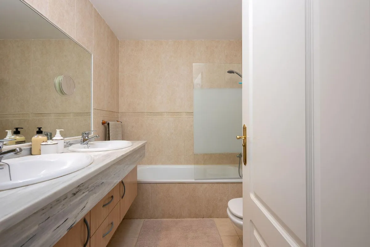 1835e434-9d84-4a88-9f0b-3bd87a5c72e2