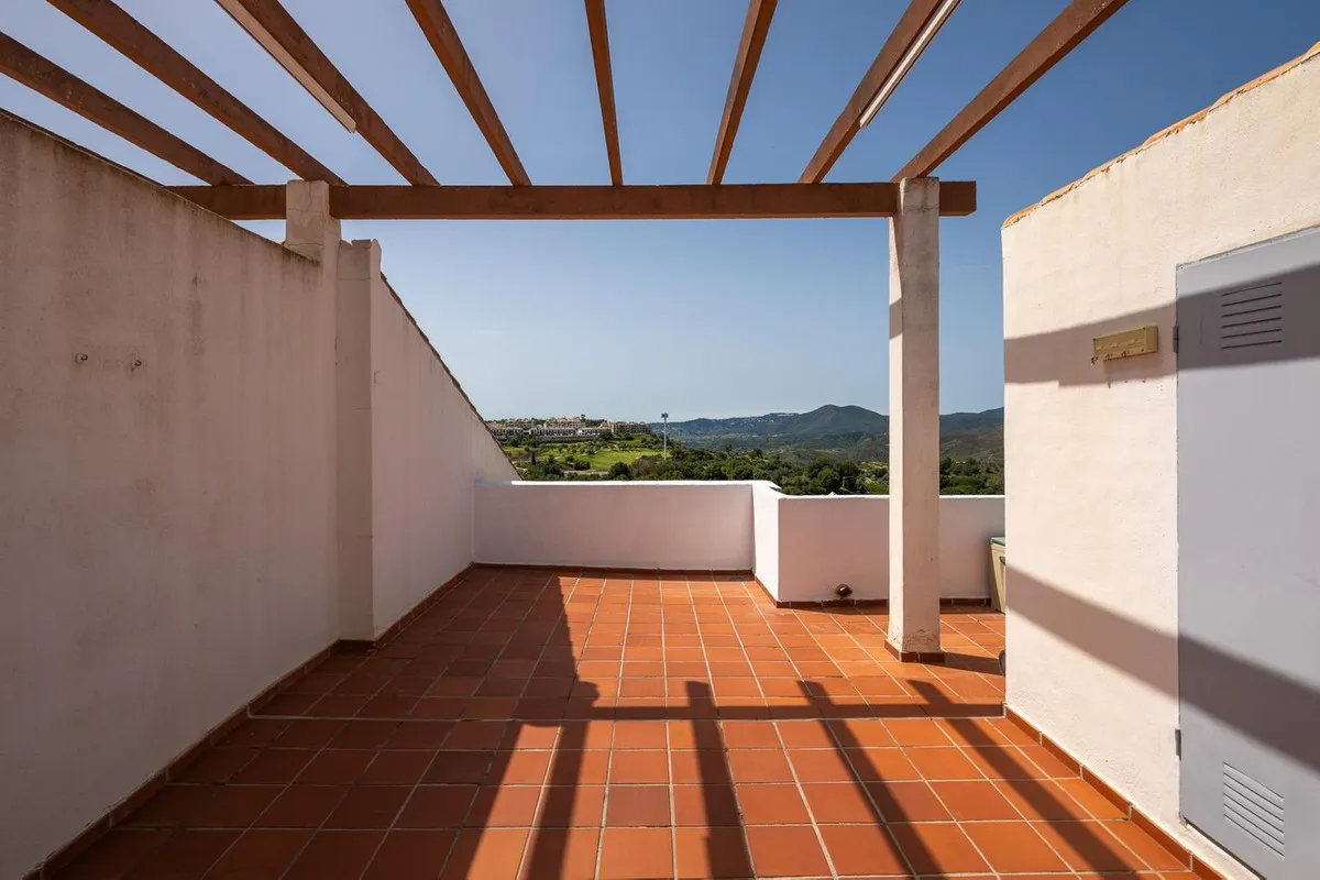 b903d331-a53d-4d89-b09c-922959b7d198