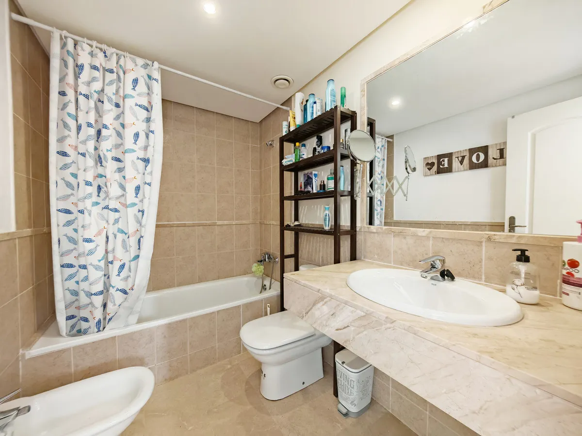 ee6a380a-571f-46cd-a4eb-720970857d52