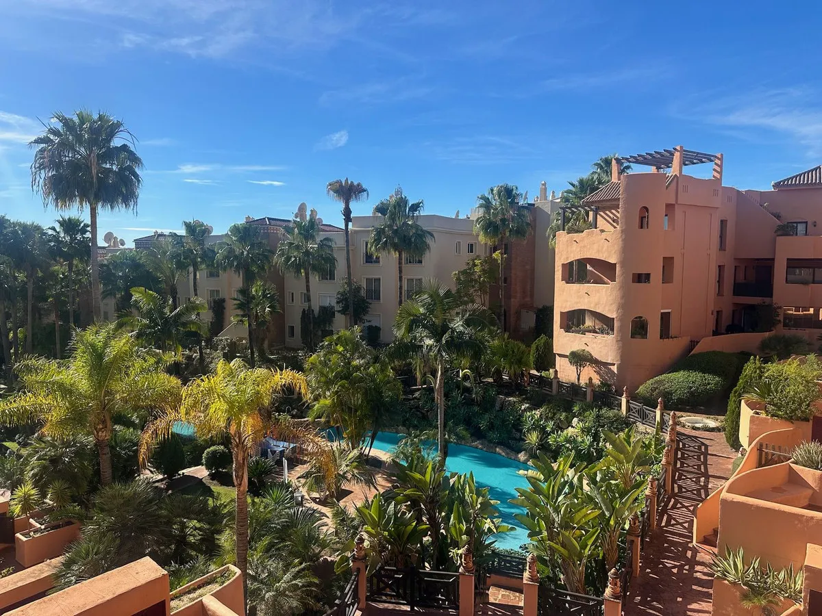 5c6b2242-3784-4bfa-b47a-642028a2d35d