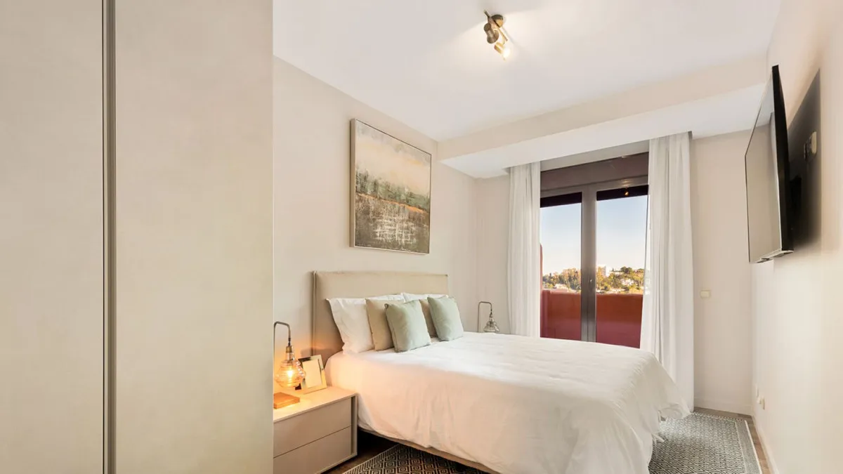 2e5e1a17-77c7-4210-bbcc-d026ce073fda