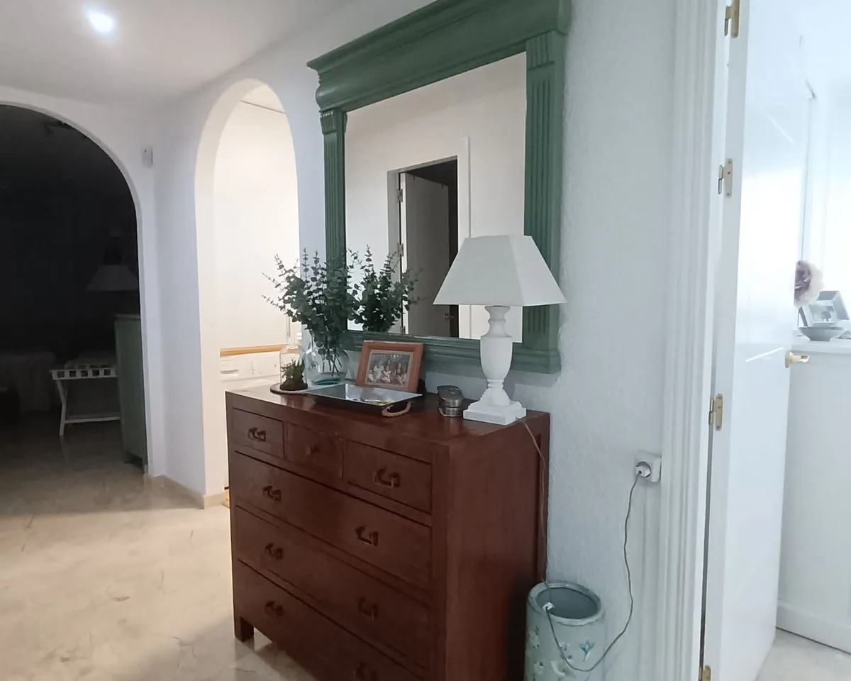 ec8ee052-ff2b-4cba-a4d9-22f26d854457