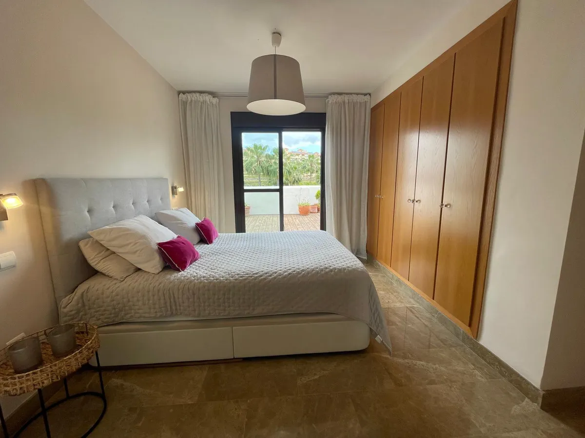 2f3c3b82-c042-40db-8117-2f4195a04621