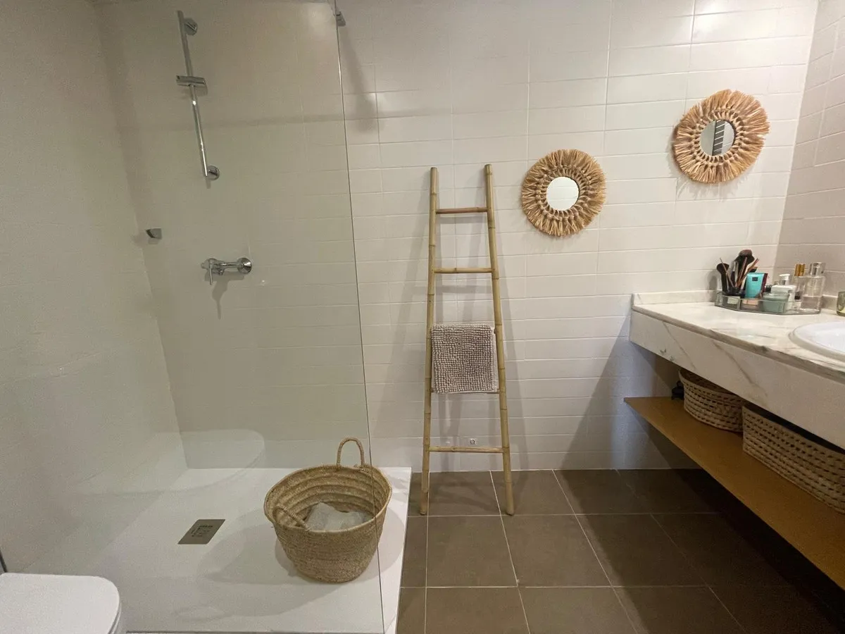 9a51d380-ecb3-4c39-8f2f-18d903c2912b