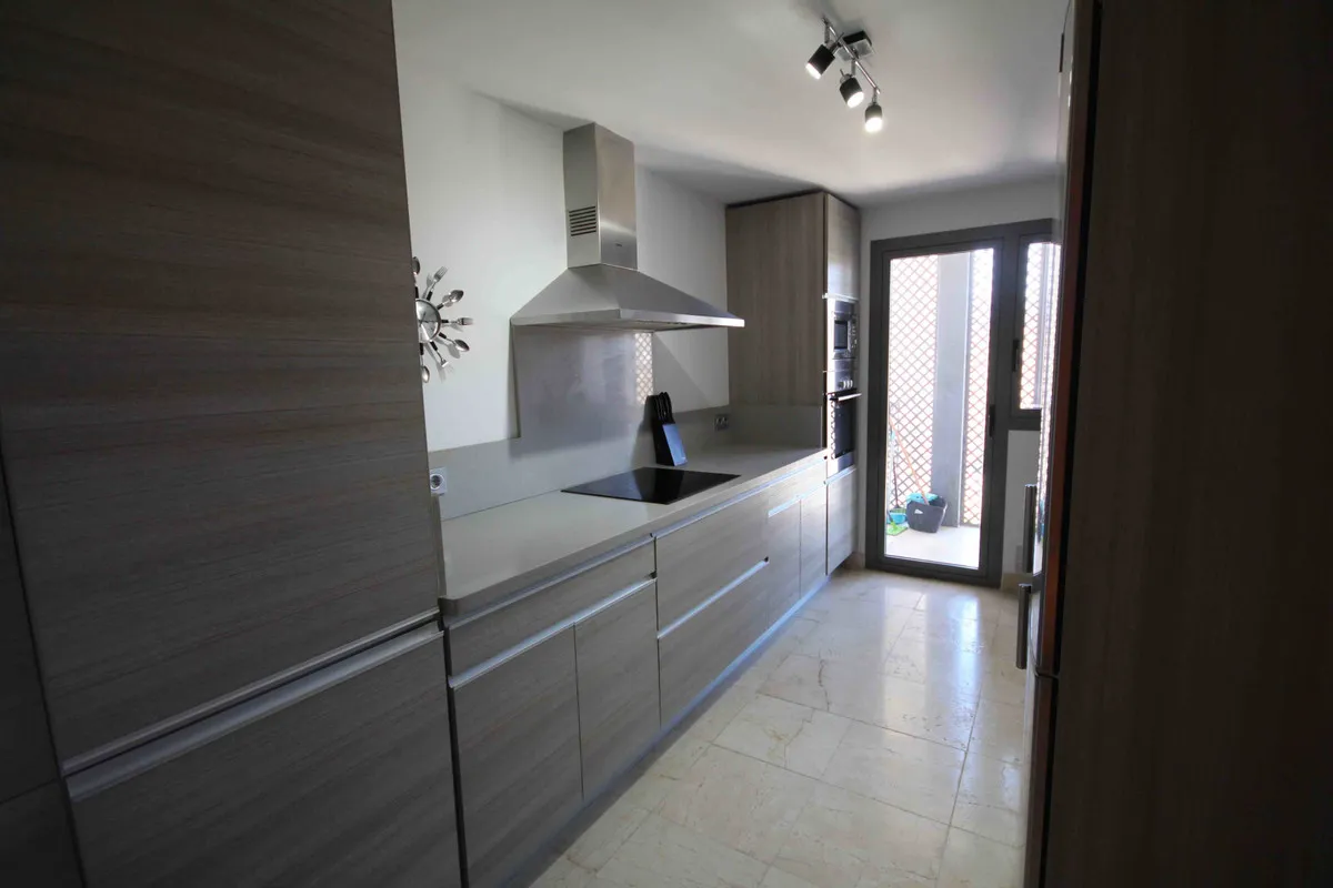 295e772f-66e1-42b3-91a9-ffaf33b33144