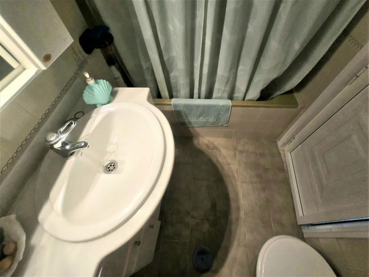 e1fe27cb-dde6-4f3d-831d-33f5cbaa6902