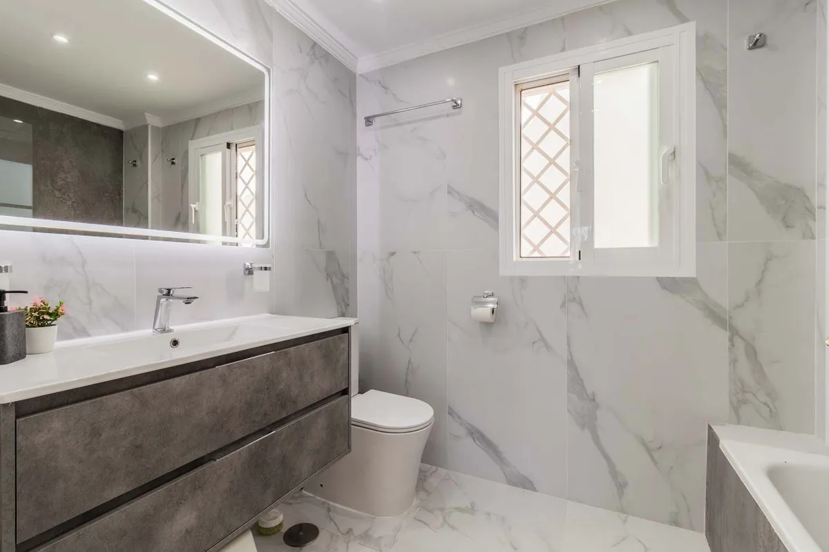 aa873a08-64c6-44f8-b45a-5c86acf25958