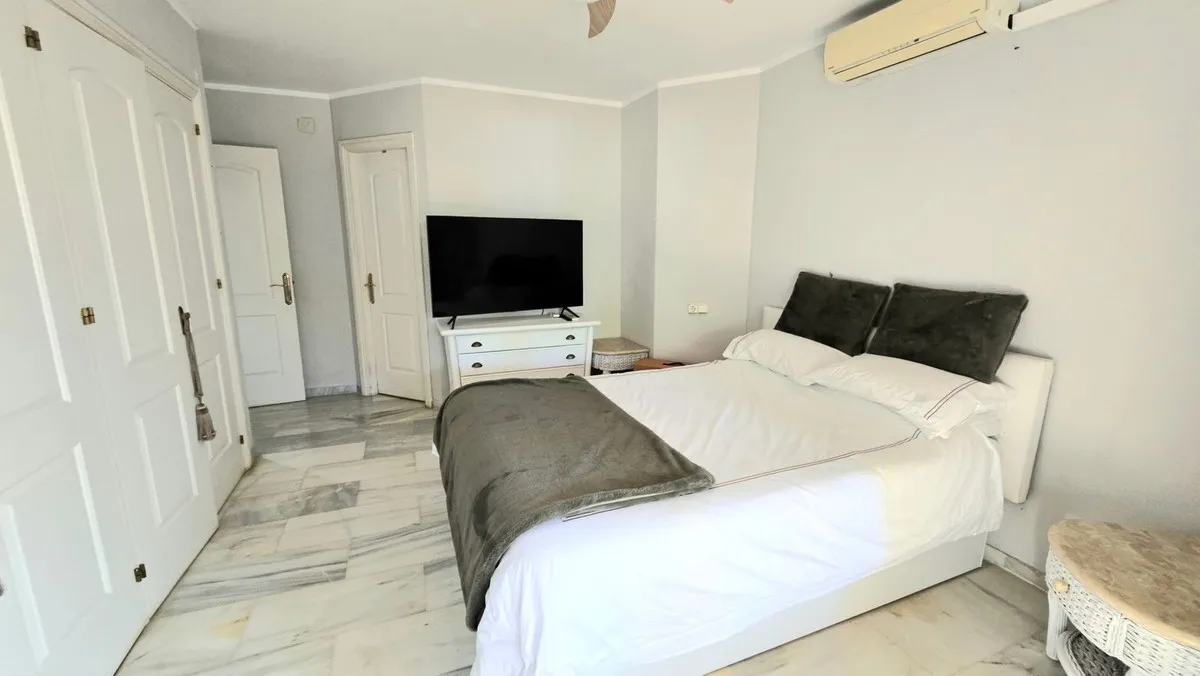 7dd715b4-e450-4b33-bf0f-a6a14b54e3f5