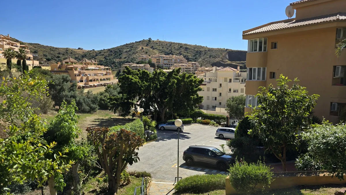 c6161002-b19a-410d-b291-e3db9161634b