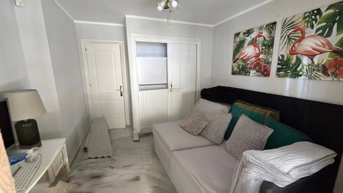 e8348afc-aaf8-4b6c-a049-96bca68ca3f9