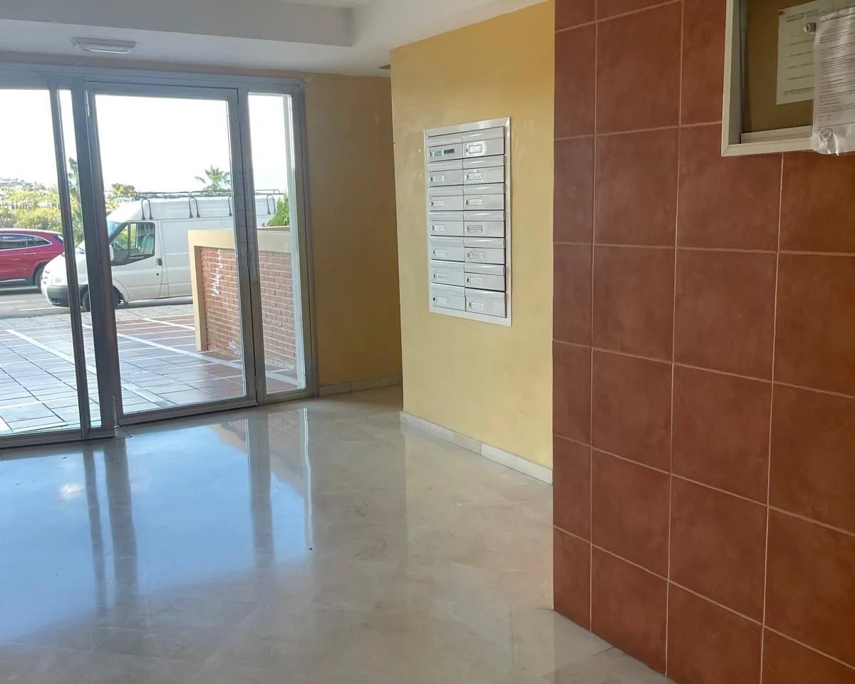 f98e8fff-e2da-4abf-895f-0a0281247355