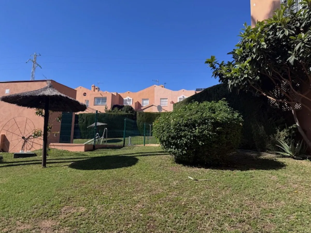 64d1b5fd-9067-4d2e-9eeb-c5bcf8e9b9d7