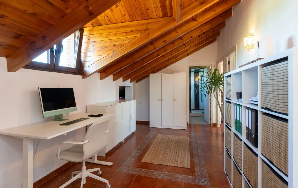 0e4086bb-d5f8-47ba-8db8-bc5d12b26bc8