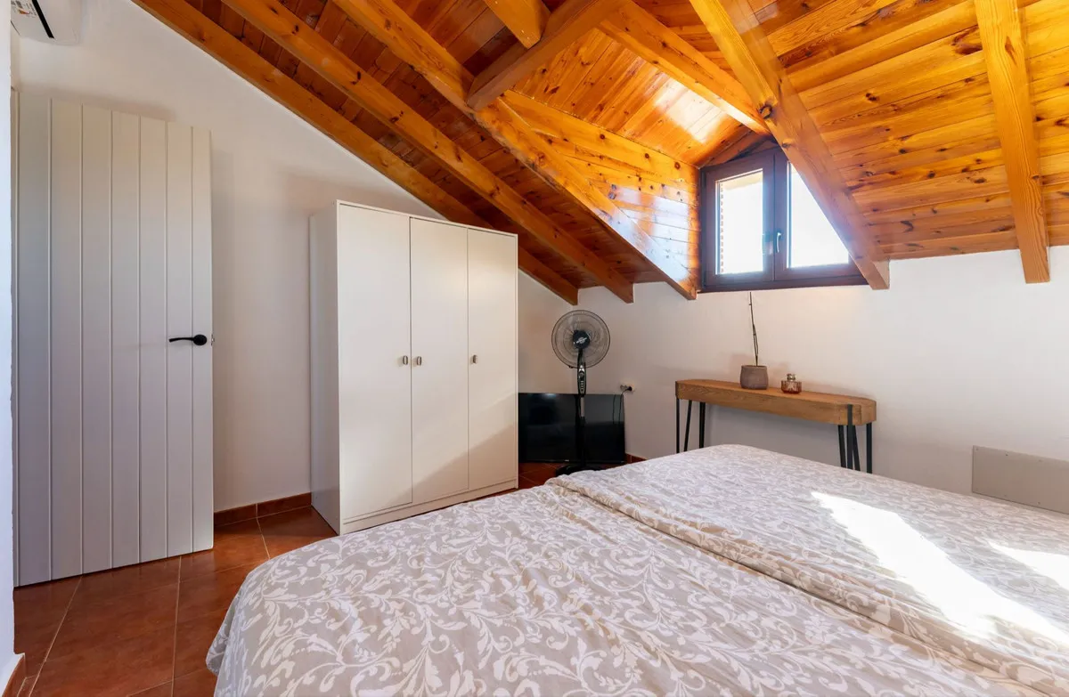 2b51551b-33eb-4b8a-ade4-929eb4b9e4be