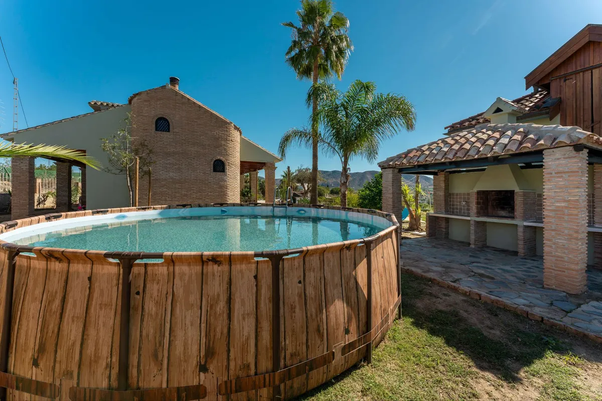 a3ce019f-9e4f-478d-a26a-4e269b40c725