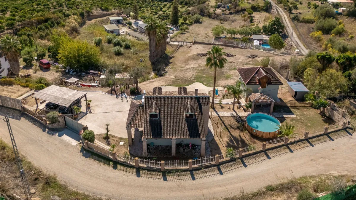 d4fcdb4f-3a2e-4ac0-8ed9-d8a9b82e32d4