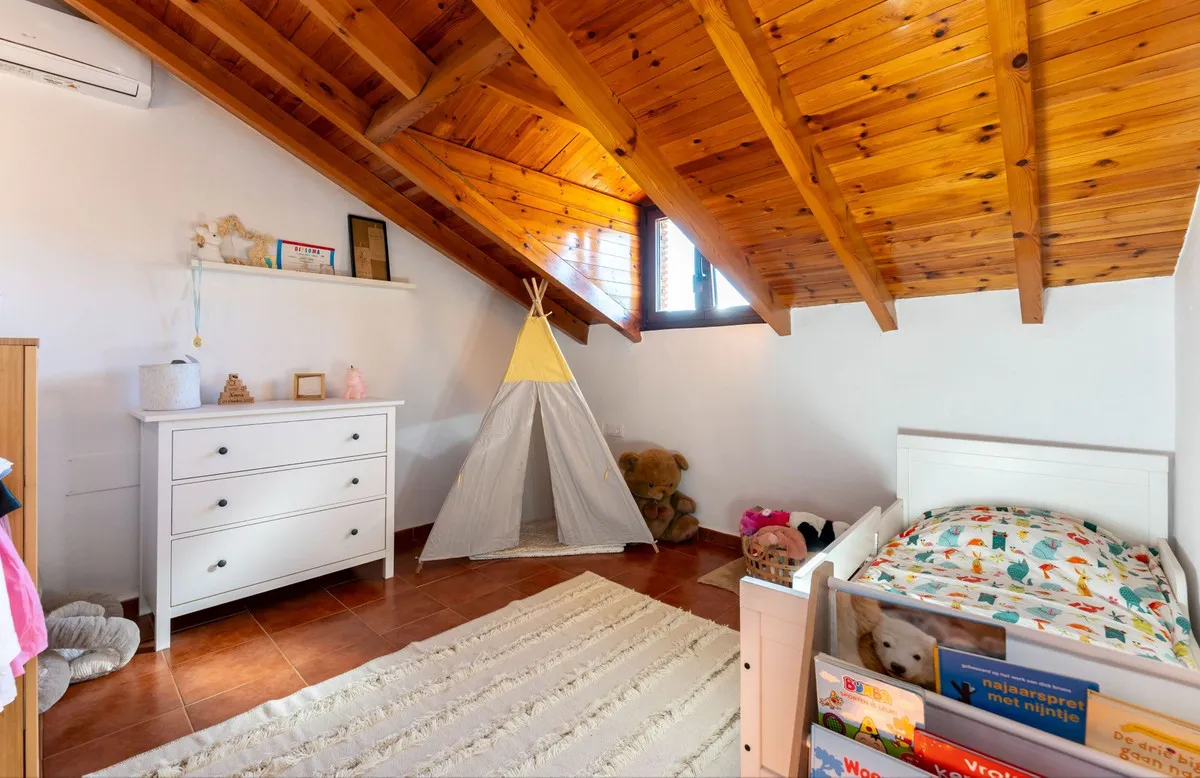 e62f2050-d746-45e5-80c7-fff1b0b67c99