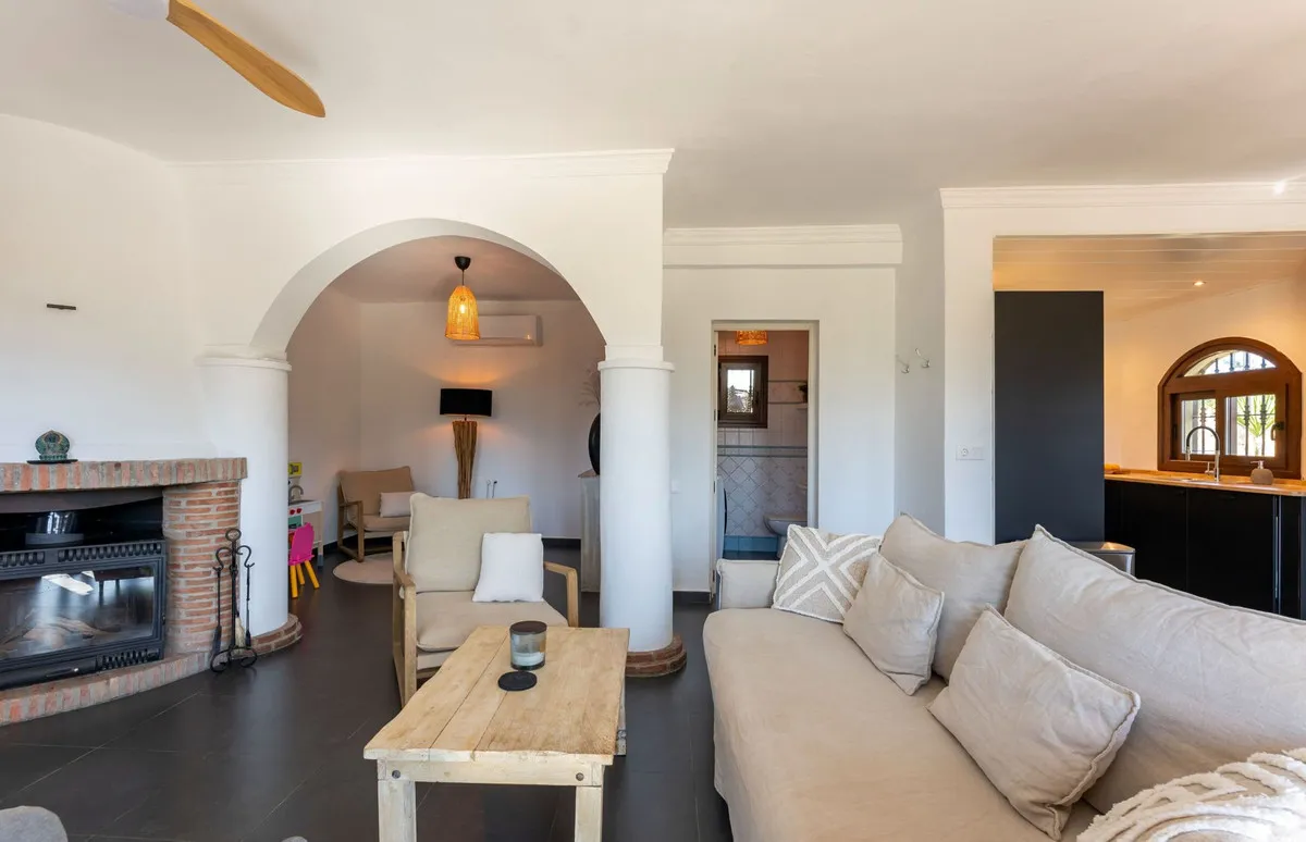 eff16697-3b2b-45f5-a44e-6cbf10f2fee2